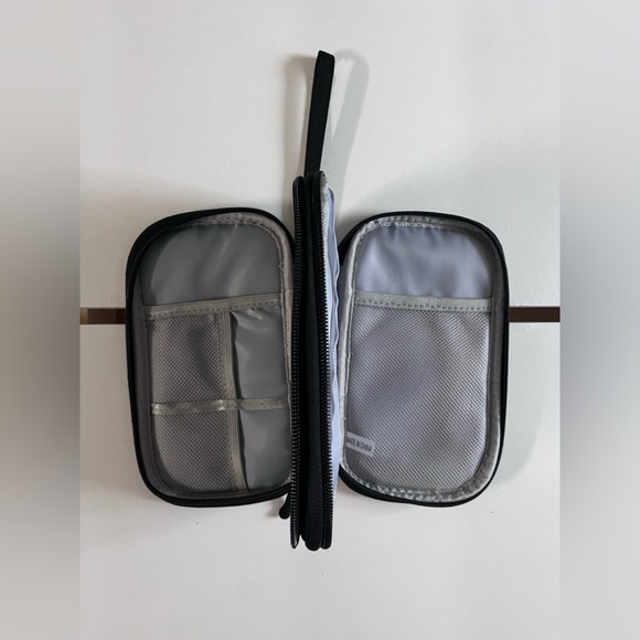 Organizers for electronics and eye glasses - Picture 5 of 12